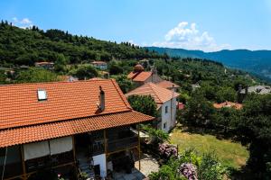 Nespecifikovaný výhled na hory nebo výhled na hory při pohledu z aparthotelu