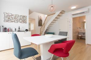 Kuchnia lub aneks kuchenny w obiekcie Mar Suite Apartments - Center