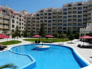 Πισίνα στο ή κοντά στο Апартаменти Варна Саут на плажа - Varna South Apartments on the beach