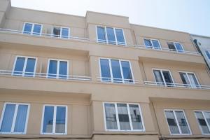 an apartment building with windows and balconies at Sleep in Centre in Porto +15 photos