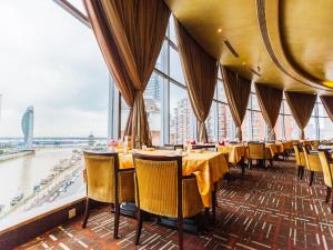 芜湖新百金陵大酒店餐厅或其他用餐的地方