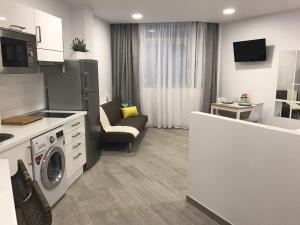 Kuchyňa alebo kuchynka v ubytovaní Estudio Paseo Las Canteras