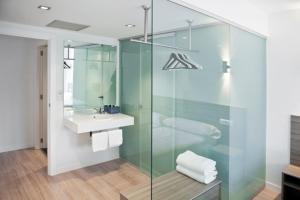 Ένα μπάνιο στο Hostal Central +22 φωτογραφίες