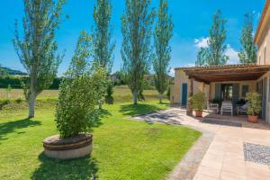 A garden outside Es Moli (Son Comparet)