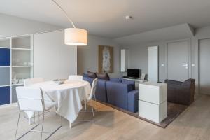 TV a/nebo společenská místnost v ubytování Four Stars Aparthotel