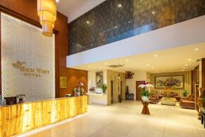 El vestíbulo o zona de recepción de Sen Viet Hotel