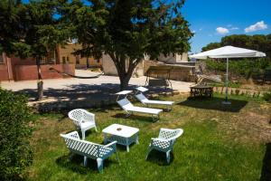 B&B Isole Dello Stagnone外面的花园