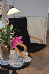 A seating area at To Spitaki