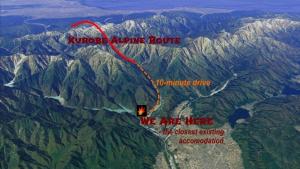 un mapa de la ruta activa de Corea en una montaña en Momiji Guesthouse Cottages - Alpine Route, en Omachi