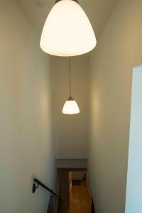 a light is on in a small room at Logement 't Oude Bierhuys in Middelburg