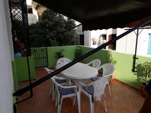 Patio nebo venkovní prostory v ubytování Martil Beach Down Town