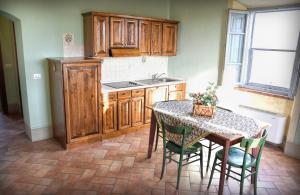 Kuchnia lub aneks kuchenny w obiekcie Villa Il Palazzo
