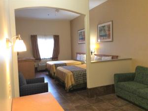 Postel nebo postele na pokoji v ubytování Texas Inn - Welasco/Mercedes