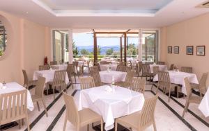 Restaurace v ubytování Kanapitsa Mare Hotel