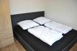 Postel nebo postele na pokoji v ubytování Campingplatz am Waldbad + 18 fotografií