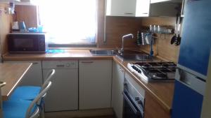 Kuchyňa alebo kuchynka v ubytovaní Casa Ludovica + 8 fotografií