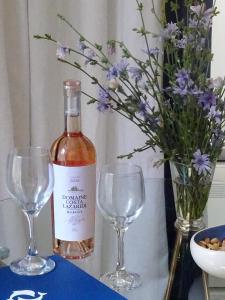 Nápoje v ubytování Mon Repos Liston Suites