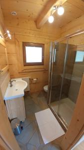 Ένα μπάνιο στο Dom Pod Bachledówką