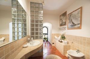 Ett badrum på Palazzo Castelleschi