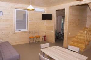 Billede fra billedgalleriet på Cottage in Sosnovom Boru i Kobleve + 35 billeder