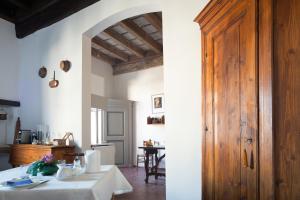 A restaurant or other place to eat at San Giacomo Bed & Breakfast