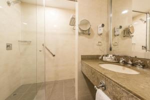 Ένα μπάνιο στο Hotel Dann Carlton Medellín