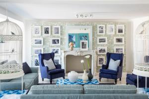 A seating area at Villa Gervasio Rooms