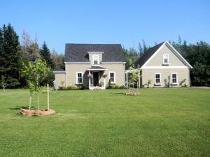 O grădină în afara Family Friendly Dream Home