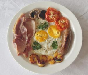 Makanan di atau berdekatan hotel