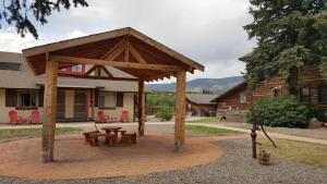 Gallery image of The Spruce Lodge in South Fork