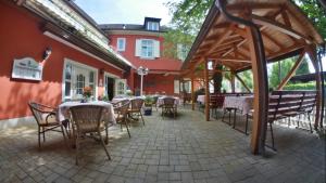 A restaurant or other place to eat at Gasthof Engel