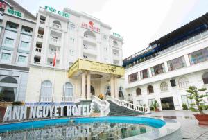 Bazén v ubytování Anh Nguyet Hotel nebo v jeho okolí