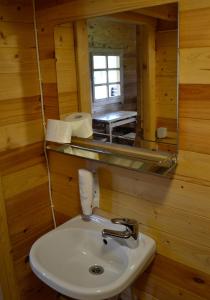 Koupelna v ubytování Camping Männisalu