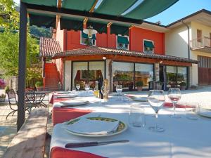 Restorāns vai citas vietas, kur ieturēt maltīti, naktsmītnē Agriturismo Vigneto Vecio