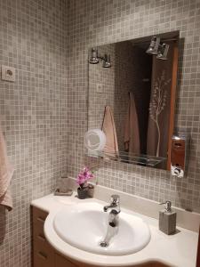 A bathroom at Apartment Beach Front Canet
