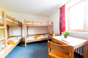 Postel nebo postele na pokoji v ubytování Jugendherberge Füssen + 21 fotografií