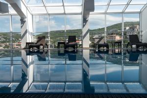 Nespecifikovaný výhled na hory nebo výhled na hory při pohledu z hotelu