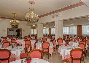 Restaurace v ubytování Hotel Rialto Suisse