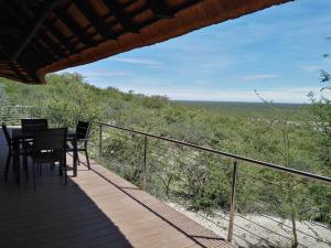 En balkon eller terrasse på Safarihoek Lodge