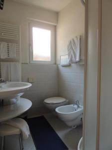 A bathroom at Liz Hotel & Apartments