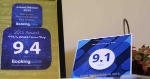 Anura Home Stay tesisinde sergilenen bir sertifika, ödül, işaret veya başka bir belge