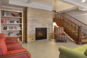 Гостиная зона в Country Inn & Suites by Radisson, Warner Robins, GA