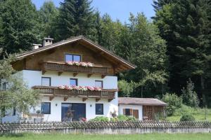 Zdjęcie z galerii obiektu Ferienwohnung Waldesruh w mieście Kössen