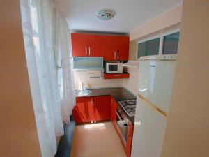 Cuina o zona de cuina de Cazare apartament Constanta