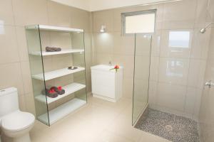 Koupelna v ubytování Mai'I Villa Apartments