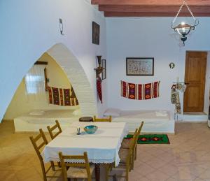 Posezení v ubytování Koilon Apartments + 37 fotografií