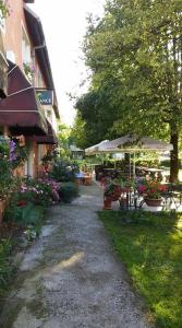 Zahrada ubytování Hotel Mance