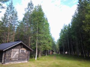 Loodusmaastik puhkemajakeste lähedal