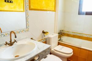 Łazienka w obiekcie Aparthotel Rural 12 Caños