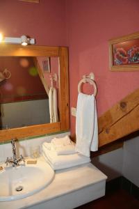 Koupelna v ubytování Apartamentos Lobiche